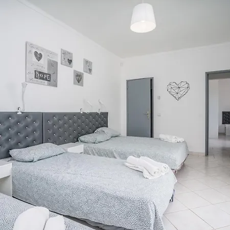 Villa Paradis - Quartos Pera